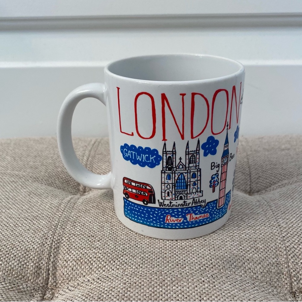 Julia Gash Art - Coffee Mug 10oz - British Royalty London Bridge, The Queen RARE